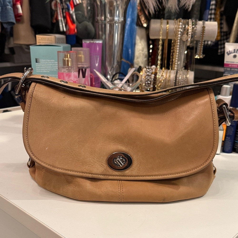 Coach Saddle Shoulder Bag in Tan Leather